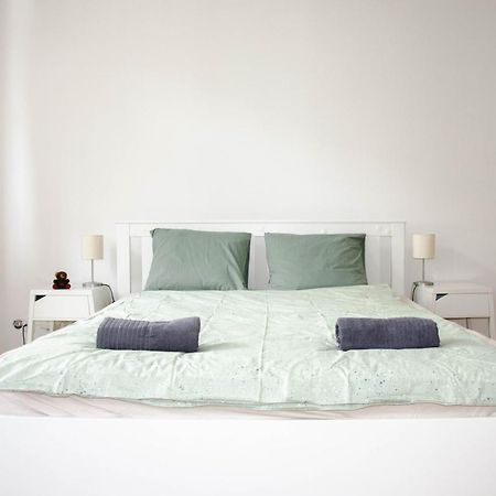 Wonderful Two Bedroom Apartment Вена Экстерьер фото