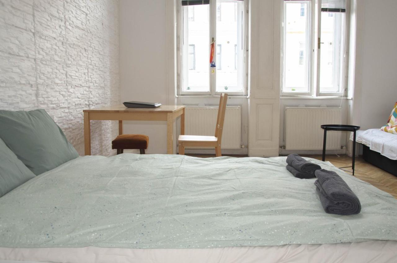 Wonderful Two Bedroom Apartment Вена Экстерьер фото